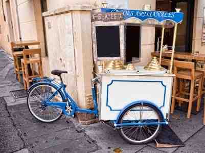 Ice Cream Cart, copyright Parema, iStockPhoto #000013634353 Ice Cream Cart, copyright Parema, iStockPhoto #000013634353